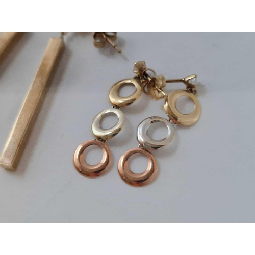 267 - 2 x pairs of nice 9ct earrings 2.4g