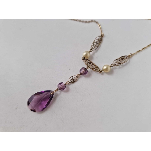 61 - An Edwardian amethyst and pearl 9ct necklace