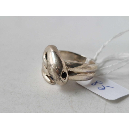 85 - A silver snake ring size U