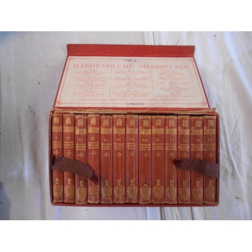 1021 - SHAKESPEARE   The Handy-Volume Shakespeare  c.1872, orig. box with lid det.30-40