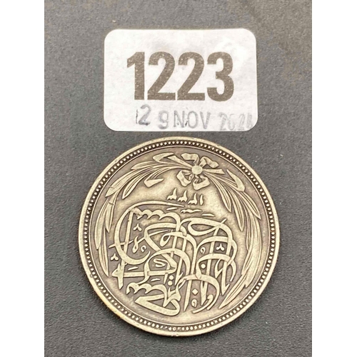 1223 - Egyptian silver crown size coin 27.8g