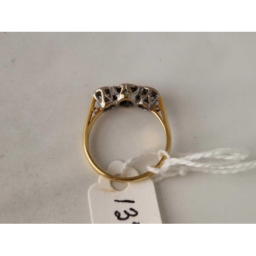 137 - A THREE STONE DIAMOND RING 18CT GOLD SIZE N 3.2 GMS