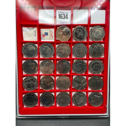 1634 - Linder tray of 23 UK �5 coins