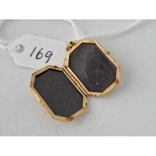 169 - A octagonal locket 9ct 3.3 gms