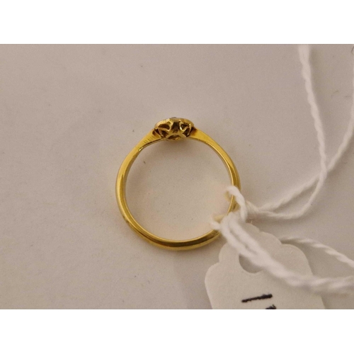 177 - A small diamond flower head ring 18ct gold size H 2 gms