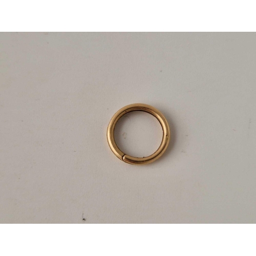 212 - A gold split ring