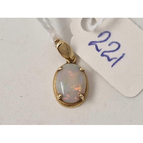 221 - A opal pendant 9ct