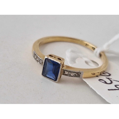 259 - A ART DECO SAPPHIRE AND DIAMOND RING 18CT GOLD SIZE Q 2.5 GMS BOXED