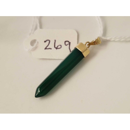 269 - Vintage 14ct green agate pendant drop