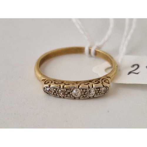 282 - A five stone diamond ring 18ct gold size S 3.2 gms