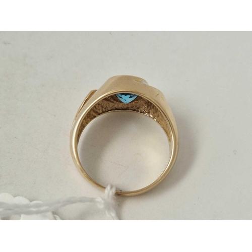 380 - A gold signet ring set with blue topaz and diamonds 9ct size T 6.4 gms