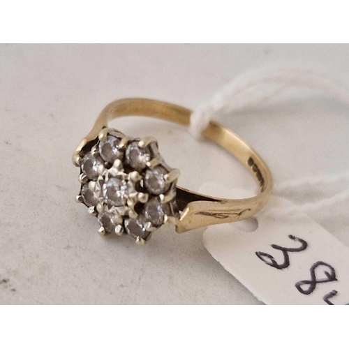 384 - A cluster ring 9ct size O 2.8 gms