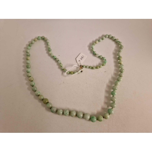 451 - A jadeite necklace with 9ct clasp 26 inch 62 gms