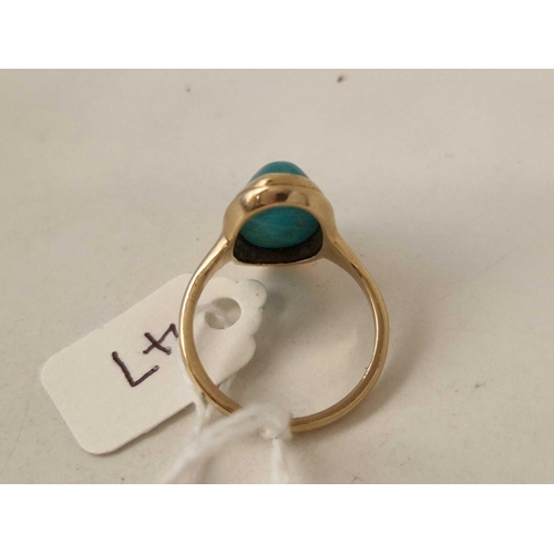 47 - Vintage 9ct gold hallmarked ring set with a blue cabochon gem, size O,  4.7g