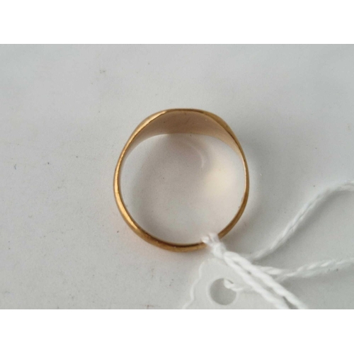 519 - A plain signet ring 9ct size Q 3.4  gms