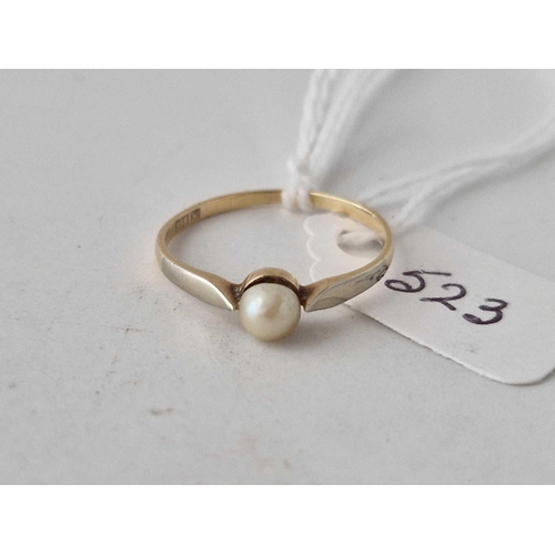 523 - A pearl ring 14ct gold size M 1.1 gms