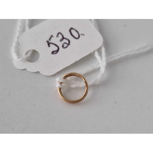 530 - A small gold split ring