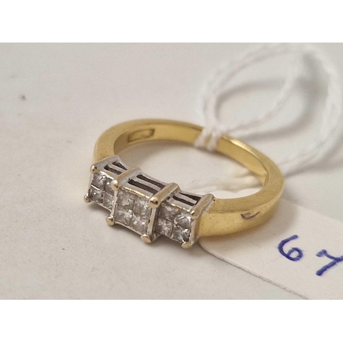 67 - A diamond cluster ring 18ct gold size P 6 gms