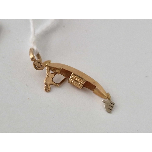 76 - A gondolier charm 18ct gold