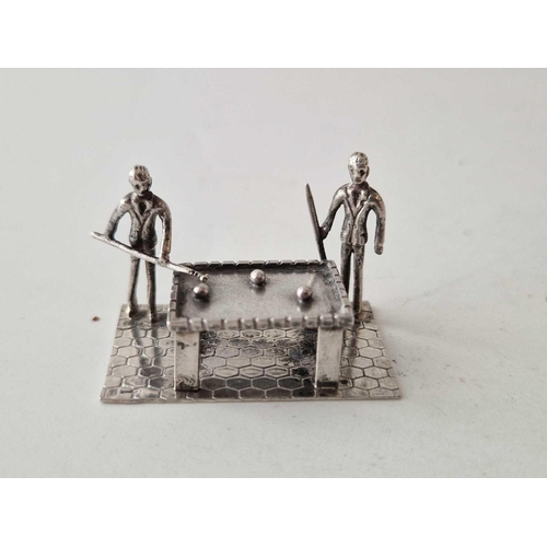 999b - A group of three miniature items, including well, bullock cart