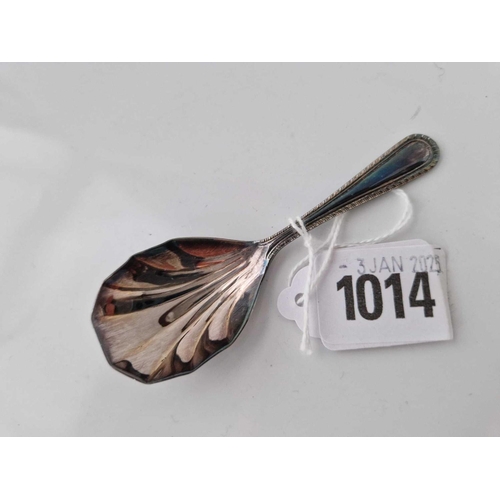 1014 - A caddy spoon with shell shaped bowl, Sheffield 1971