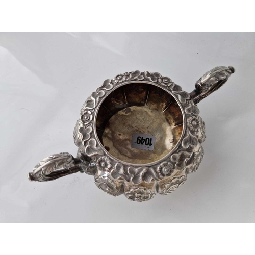 1049 - Good quality Georgian sugar bowl with leaf capped handles. 9 in wide. London 1830 By W H 460gms