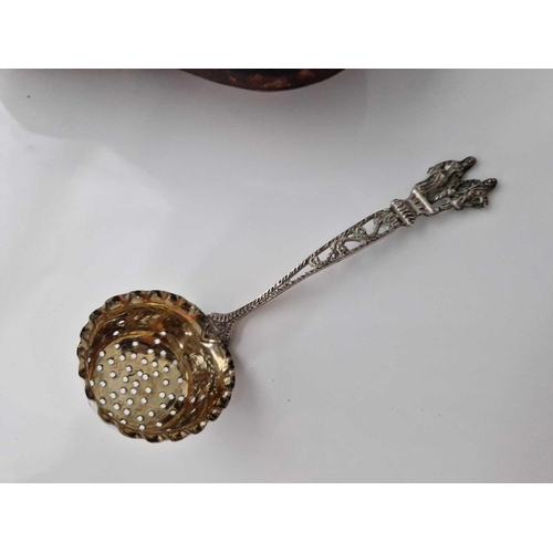 1050 - Good quality boxed large sugar bowl with sifter spoon with embossed decoration. London 1887. 185gms