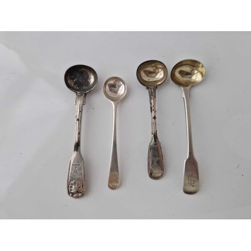 1104 - Group of four 19thC salt spoons 66gms