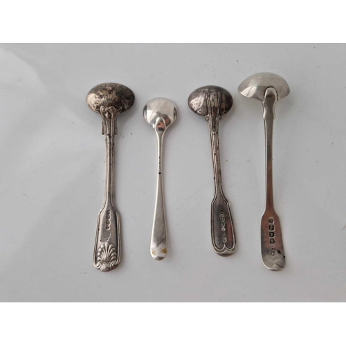 1104 - Group of four 19thC salt spoons 66gms