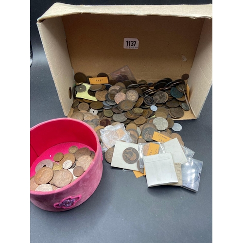 1137 - Box of mixed coins