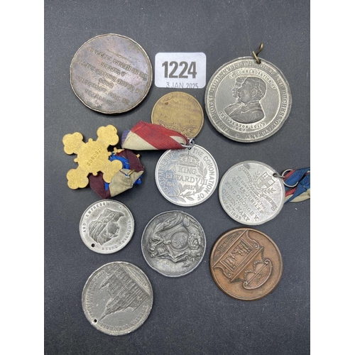 1224 - A Collection of Medals