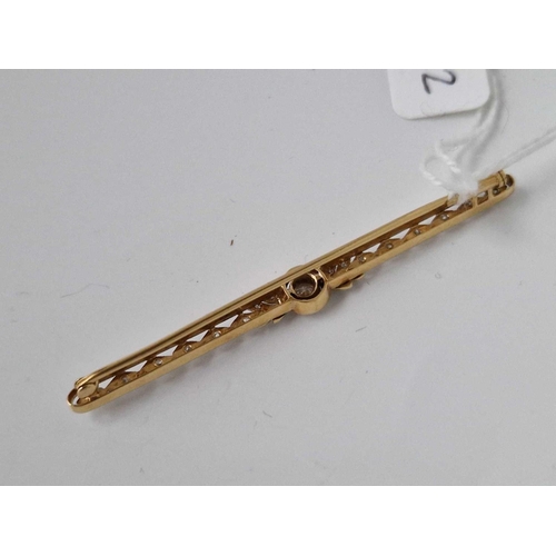 132 - Antique Edwardian 18ct gold platinum topped bar brooch set with diamonds throughout, length 68mm