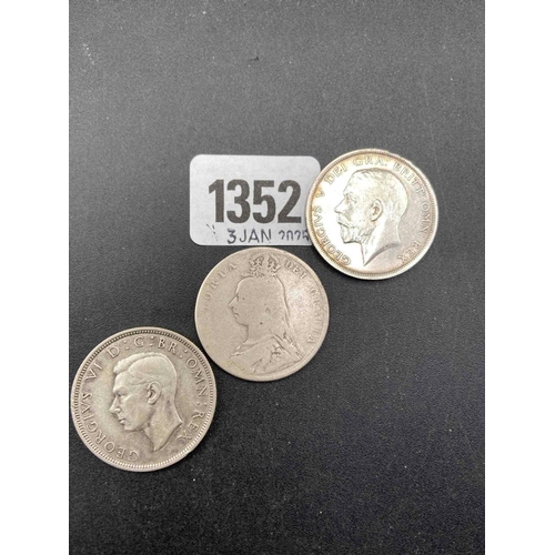 1352 - Three half crowns 1890/1918/1937