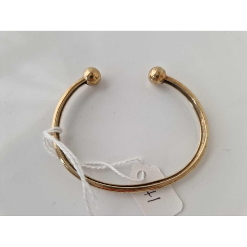 141 - A antique gold bangle 3.2 gms