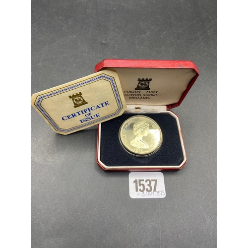 1537 - Boxed .925 silver proof silver Isle of Man crown 1977