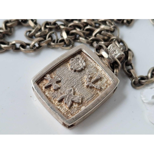 159 - A chunky heavy silver Jubilee pendant ingot necklace