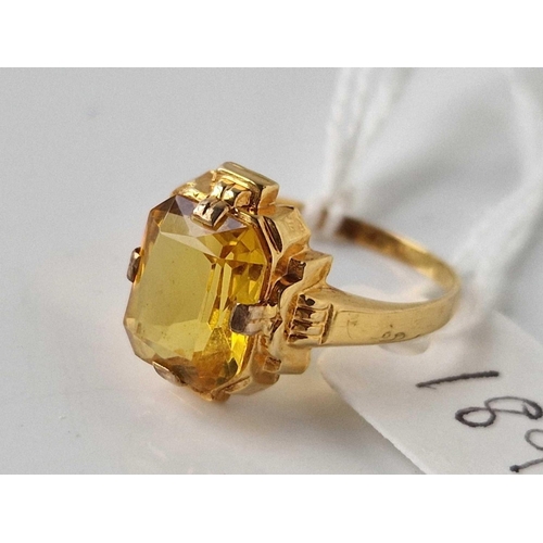 189 - A citrine set ring 10ct gold size O