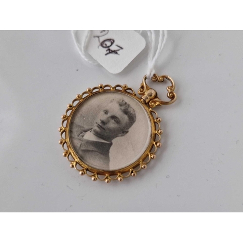 207 - A portrait pendant 9ct 5.3 gms