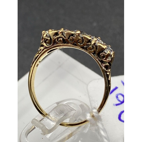 261 - A GOOD ANTIQUE 5 STONE OLD CUT DIAMOND RING (approx 70pts) in 18ct gold size L 2.4g