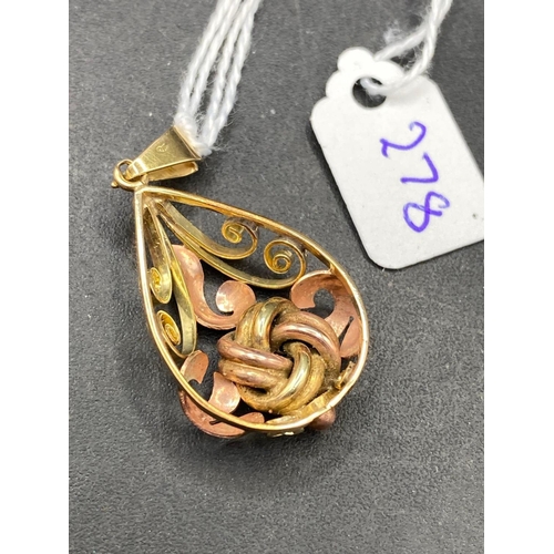 278 - A large two colour gold pendant 4.4g