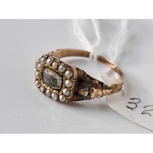 322 - A antique pearl memorial ring size P