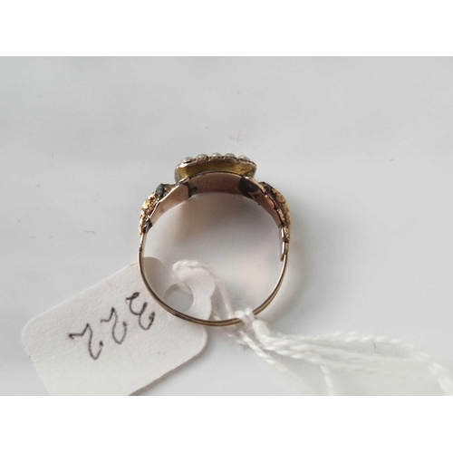 322 - A antique pearl memorial ring size P