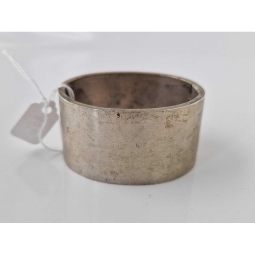 356 - A Victorian silver bangle