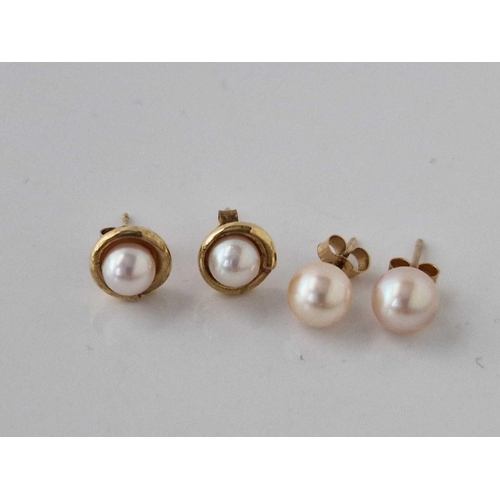 359 - Two pairs of gold and pearl earrings