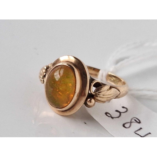 384 - A OPAL RING 18CT GOLD SIZE K 4.3 GMS