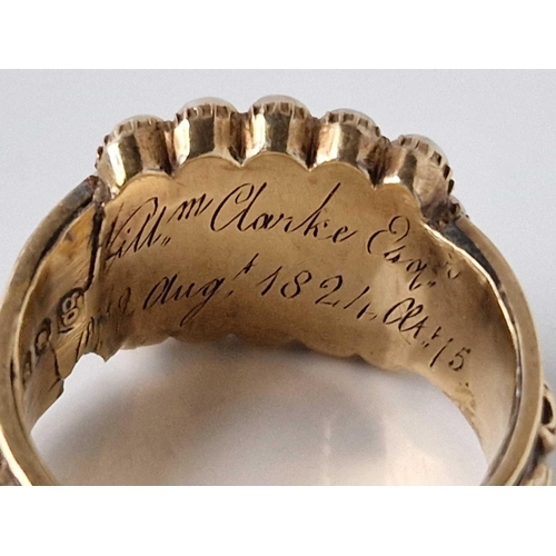 389 - A GEORGIAN MOURNING RING 1824 18CT GOLD AF SIZE P 5.1 GMS