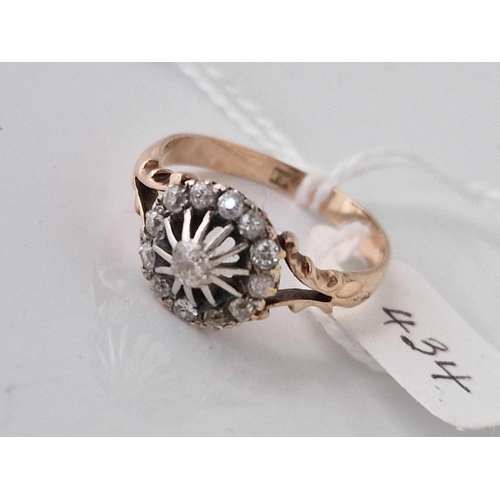 434 - A ANTIQUE ROSE GOLD DIAMOND FLOWER HEAD RING 18CT GOLD SIZE U 3.3 GMS