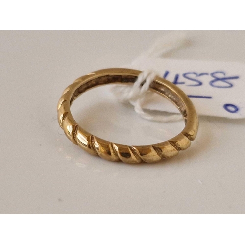 458 - A fancy band ring 9ct size O 2 gms