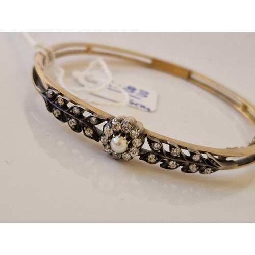 483 - A ANTIQUE GOLD DIAMOND AND PEARL BANGLE 13.7 GMS 6 CM DIAMETER