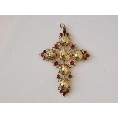 489 - A ANTIQUE GOLD PEARL AND RED STONE PENDANT IN BOX 10.8 GMS